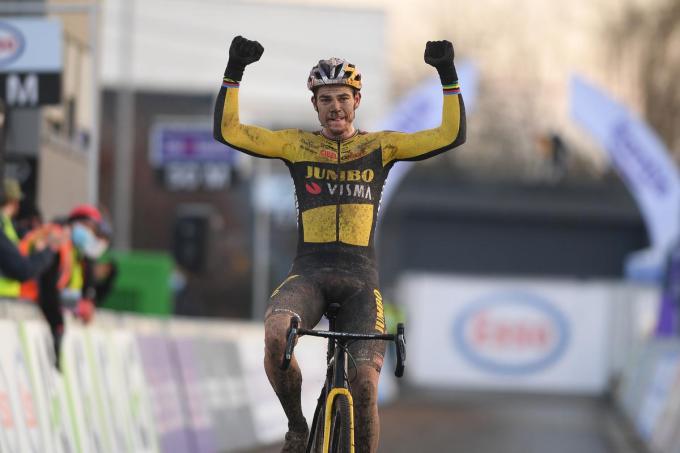 Topfavoriet Wout van Aert won voor de vierde keer het Belgisch Kampioenschap.©DAVID STOCKMAN BELGA