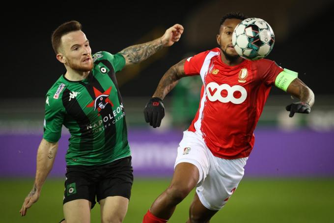 Dino Hotic (Cercle Brugge) en Samuel Bastien (Standard)©VIRGINIE LEFOUR BELGA