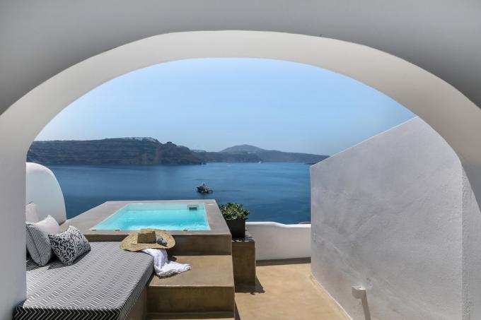 Traditionele stenen suite met zeezicht (Santorini)