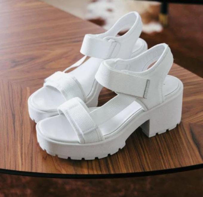 Chunky platform sandalen in wit met velcro