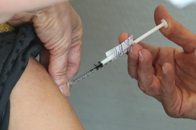 Burgemeester Wilfried Vandaele hoopt dat iedereen zich zal laten vaccineren.© Belga