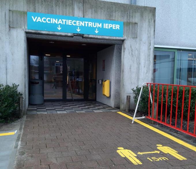 De ingang van het vaccinatiecentrum in Ieper. (Foto TOGH)
