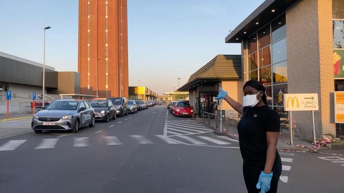 Aan de populariteit zal het alvast niet liggen. Na de eerste lockdown stonden mensen uren in de rij voor een hamburger. (foto JVM)