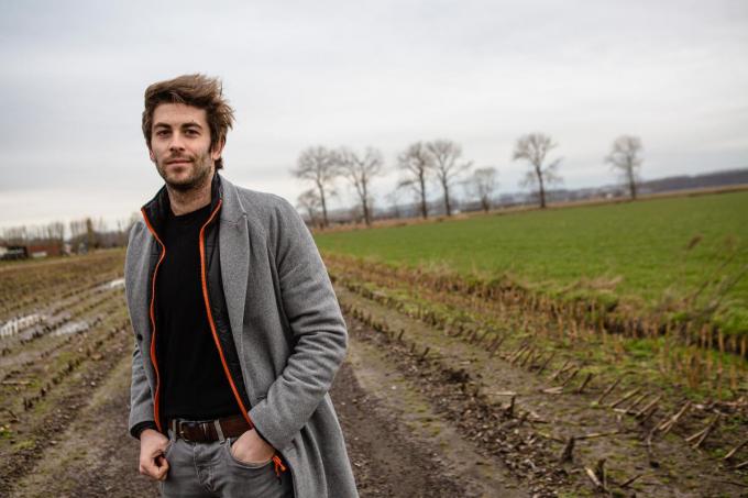 Karel Standaert van Campo Solar, in zijn ‘natuurlijke habitat’. Er moet wel nog een en ander groeien... (foto Davy Coghe)©Davy Coghe Davy Coghe