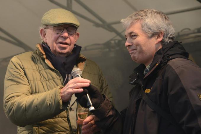 Communicatieambtenaar Jan De Groote (rechts) werkte ruim 30 jaar samen met burgemeester Lippens: “Hij gaf me altijd carte blanche.”© gf