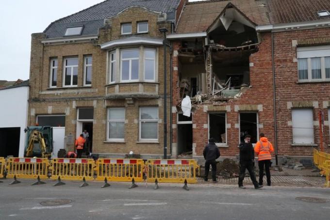 De woning van de 78-jarige Gisèle Seynaeve werd verwoest en moest nog diezelfde dag gesloopt worden.© EF