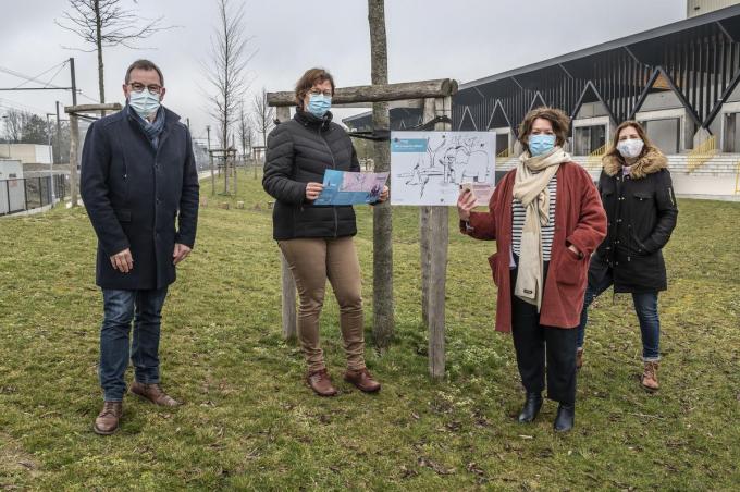 Wandellust in Roeselare met van links naar rechts Henk Kindt, Ilse Sinnaeve, Michèle Hostekint en Eveline Vanacker.©STEFAAN BEEL Stefaan Beel