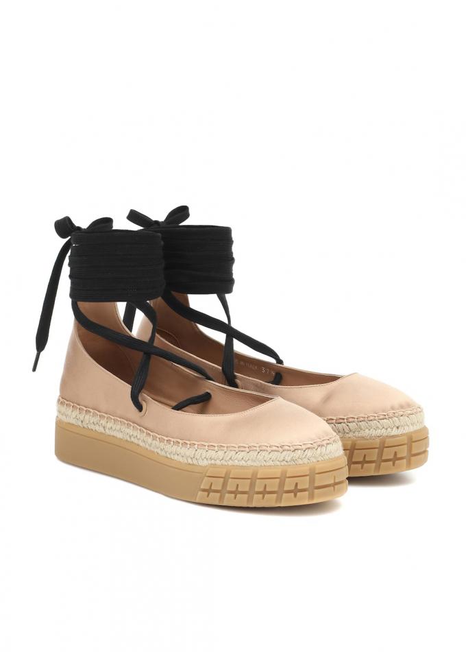 Lace-up sandaal