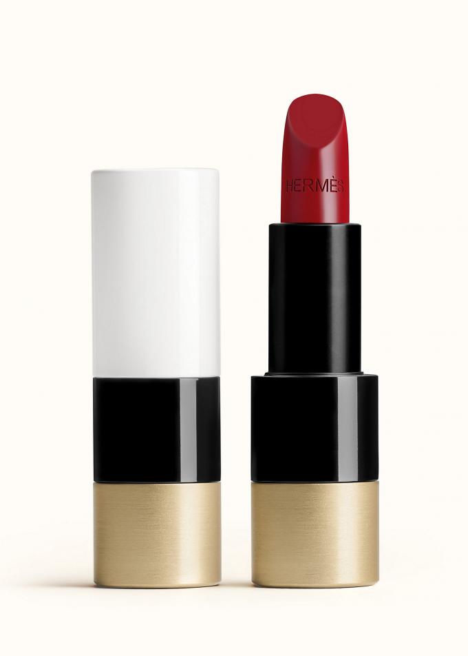 Rode lipstick met bruine ondertoon