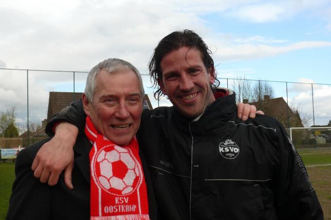 Paul Devliegere met Rik De Mil, die bij KSV Oostkamp aan zijn trainerscarrière begon.© (foto JPV)