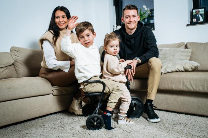 Graciella , Lyam (5), Maëlle (1,5) en Sander Coopman: het leed is geleden, weer happy Limburgs-West-Vlaamse family in Antwerpen.© Kris Van Exel