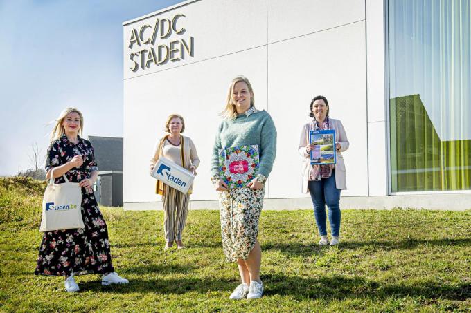 Kelly Depoorter, Dorine Ligneel, Aline Pauwels en zorgschepen Nathalie Depuydt©JOKE COUVREUR