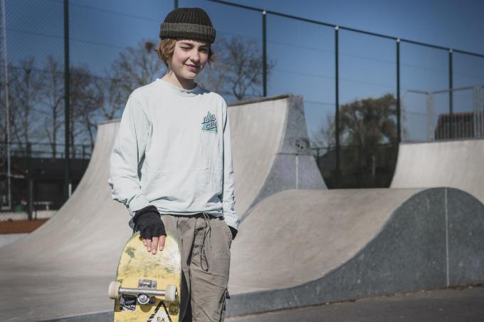 Jef is de enige jongere op het skatepark.© Olaf Verhaeghe
