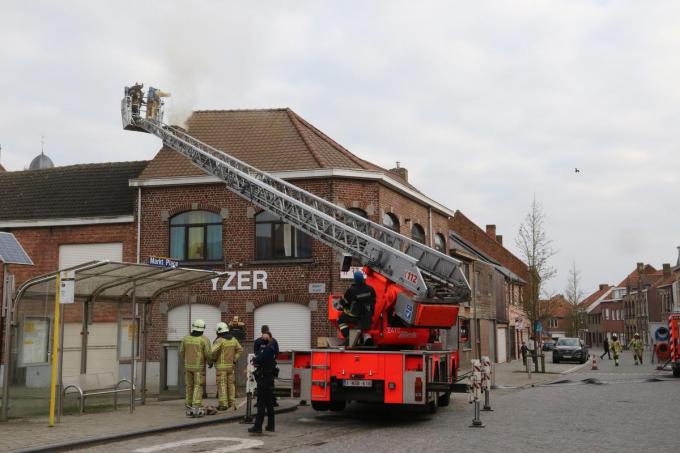 De Heuvellandse brandweer kwam met de ladderwagen ter plaatse.©Eric Flamand EF