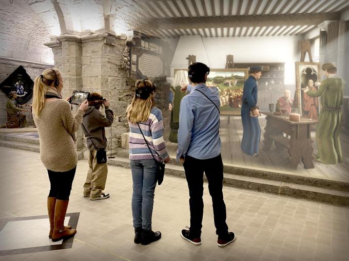 Via augmented reality komt het atelier van Jan Van Eyck tot leven bij de realisatie van het Lam Gods. (foto Alfavision)