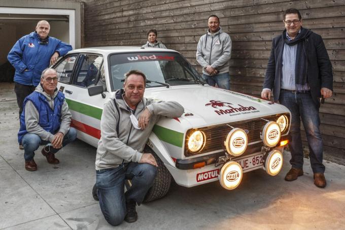 Het bestuur van Autoclub Dadizele met Kristof Dejonghe, Johnny Vancayseele, Marnick Malengier, Anja Dejonckheere, Stefan Deldycke en burgemeester Ward Vergote.©jan_stragier JS