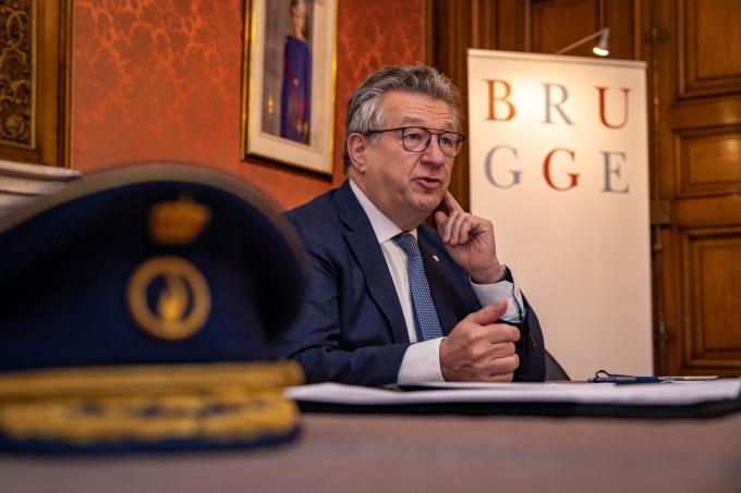 Burgemeester Dirk De Fauw gaf een stand van zaken rond corona mee.©KURT DESPLENTER BELGA