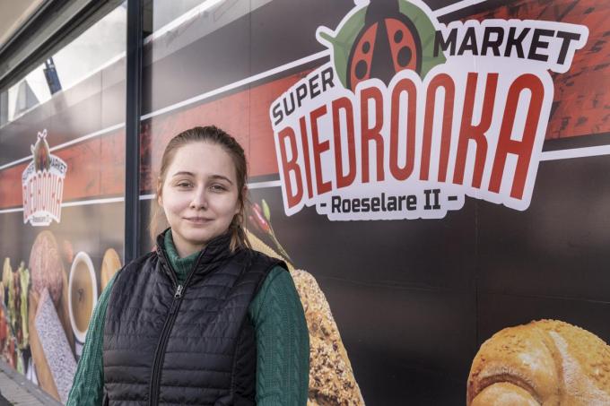 Magdalena Hadlaw is gerante van de Biedronka, de supermarkt die een nieuwe vestiging krijgt in de vroegere Garage Maes.© Stefaan Beel
