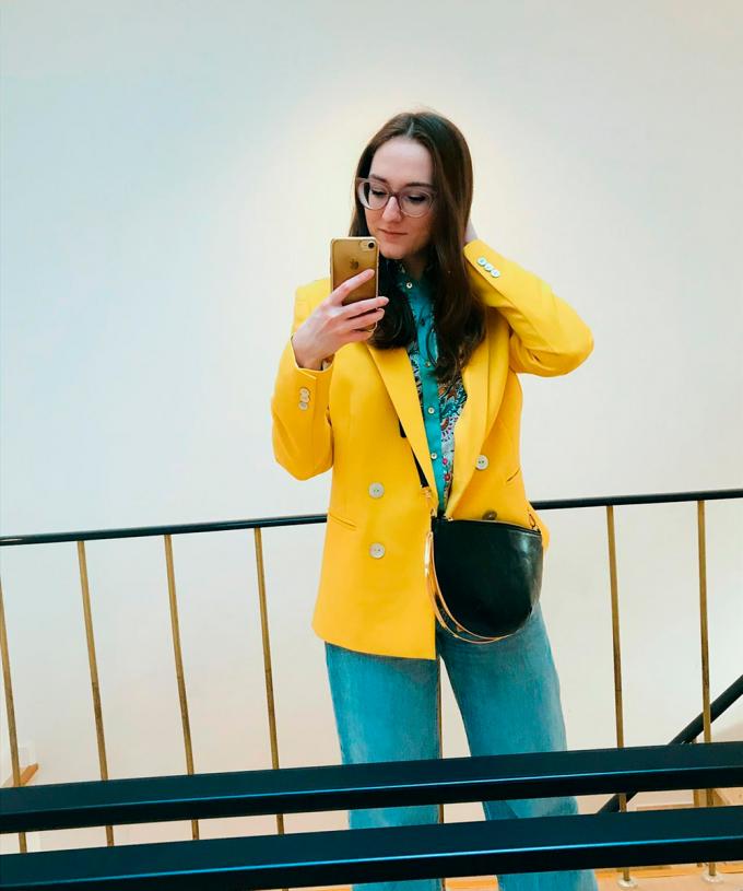 Online moderedactrice Chloë: ‘Hoewel mijn stapel jeansbroeken best omvangrijk is, draag ik dit exemplaar het vaakst.'