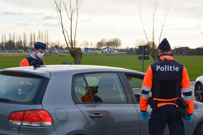 De lokale politie Damme/Knokke-Heist zette 26 bestuurders aan de kant.©DM DM