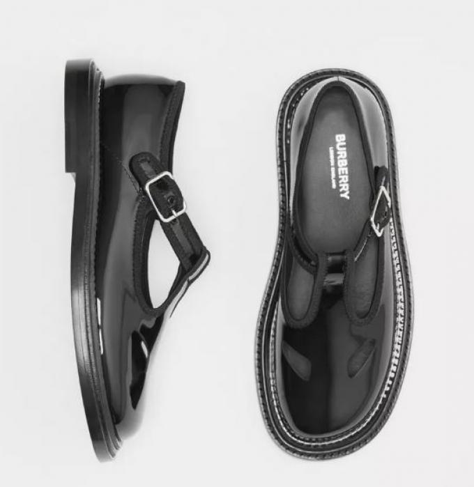 Dandy sandaal met t-bar in glanzend zwart