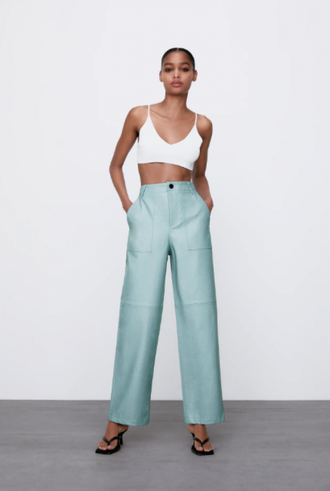 Le pantalon en simili taille haute