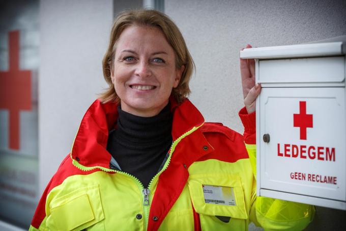 Voorzitster Valerie Popelier heeft een apotheek in Sint-Eloois-Winkel© JS