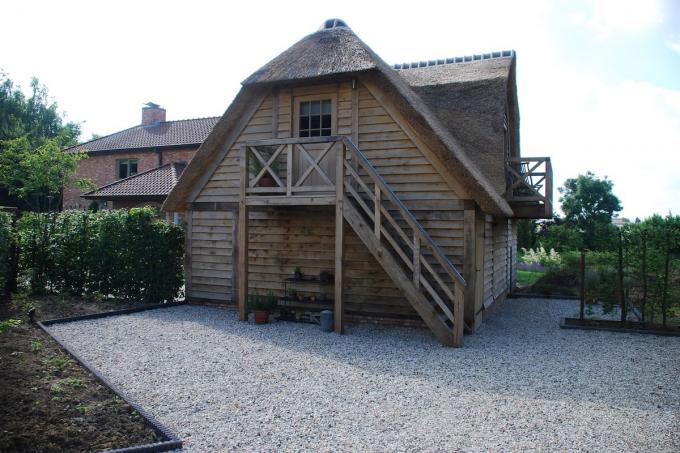 Eikenhouten gastenhuisje met prachtig uitzicht in Poperinge.