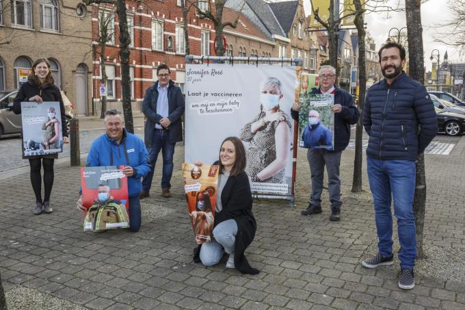 We herkennen toeristisch ambtenaar Maryline Volckaert, Bert Coene, burgemeester Ward Vergote, Babette Vandoorne, Eddy Logie en schepen Nessim Ben Driss. Jennifer Rosé was afwezig.©jan_stragier JS