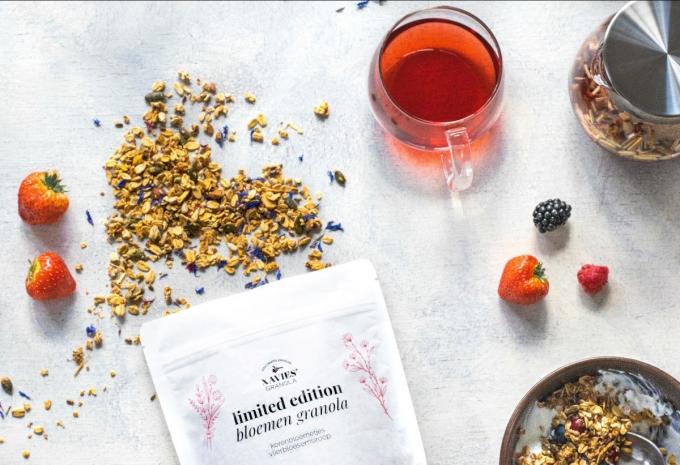 Du granola Xavie's et du thé MiniMarieTea