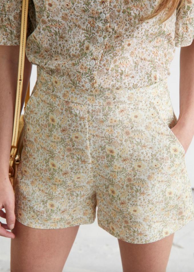 Short à imprimé floral