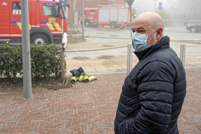 Klusjesman Eddy Vandooren ontdekte dinsdagochtend de vuurzee op de bovenverdieping van de kapel.© CLL