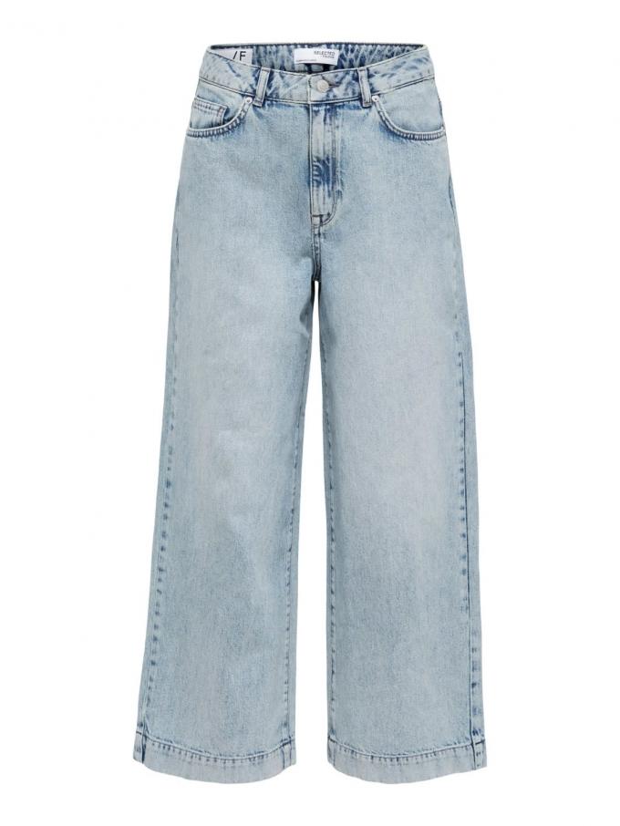 High waisted jeans met brede pijpen