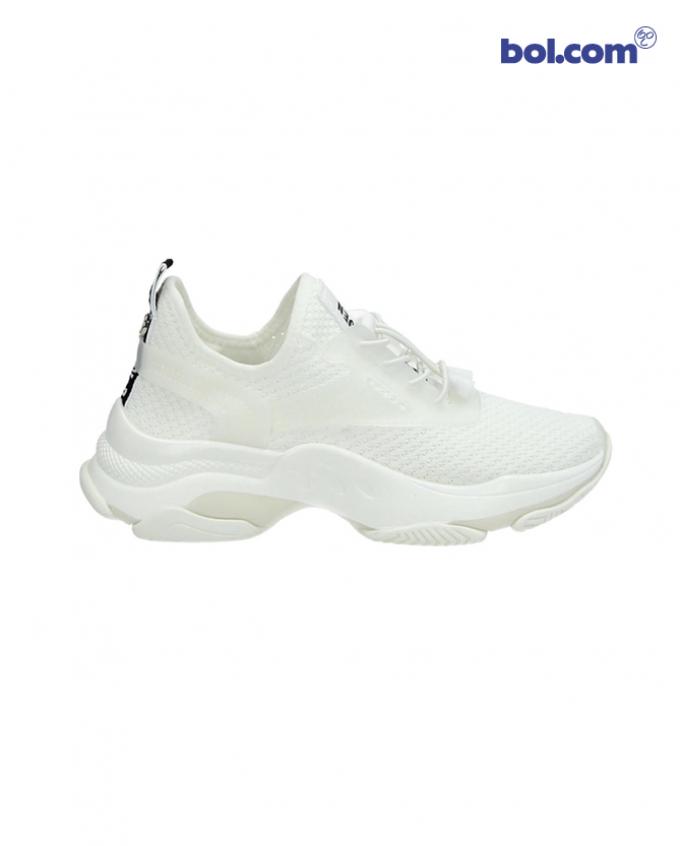 Look 1 - Witte sneakers