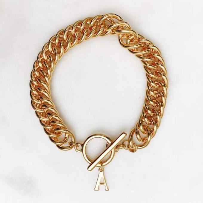 Bracelet à maillons couleur or avec initiale