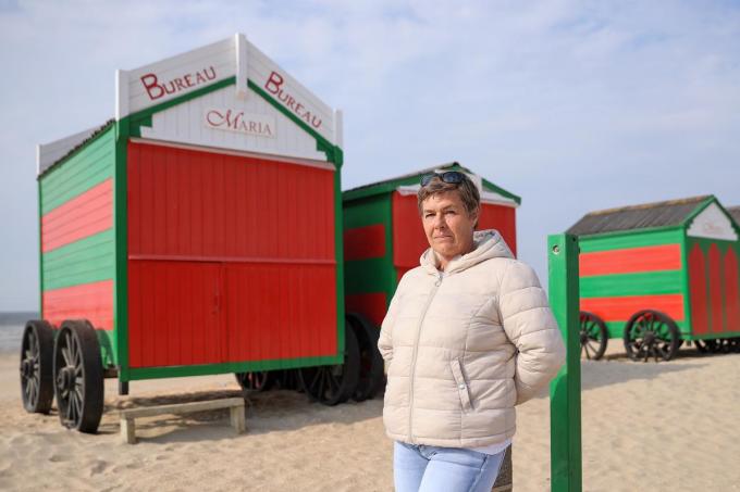 Eliane Bartholomeus bij haar retrocabines.©Marnix Goemaere 