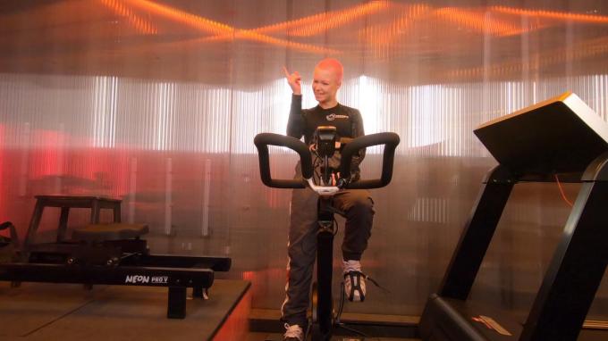 Maxime ‘MadMax’ Blieck imponeerde aan de monkey bars, maar het fietsen was een pak minder.© Play4