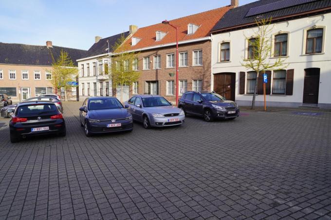 De pastorie en misschien ook nog andere aanpalende gebouwen zouden gesloopt worden.© (Foto LB)