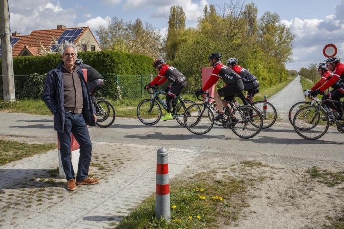 Oppositie gemeenteraadslid Bart Dekoning (Pro) woont landelijk en ziet dagelijks levensgevaarlijke situaties.© (Foto JS)