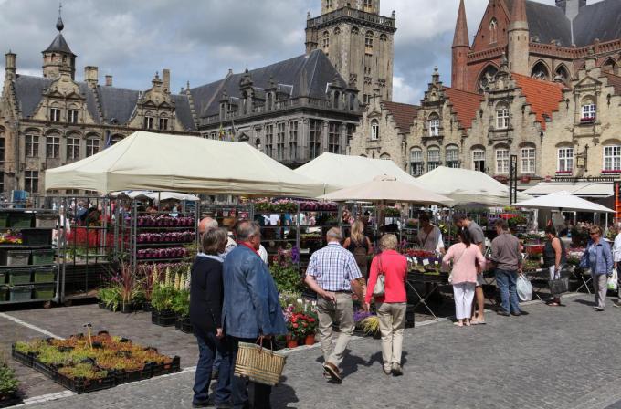 Op pinkstermaandag is er opnieuw bloemenmarkt in Veurne.© MVO