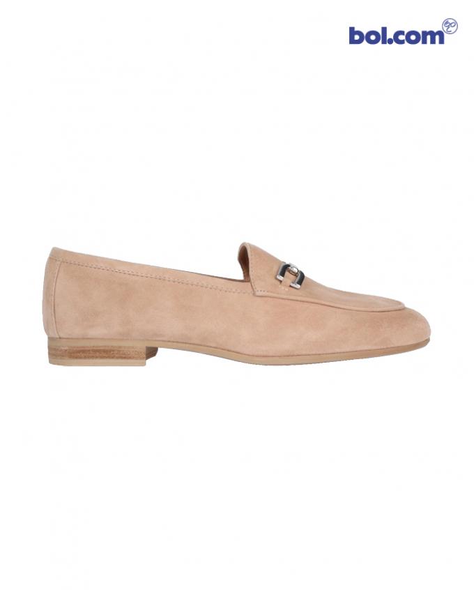 Look 2 - Lichtroze loafers