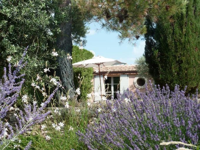 Maison Rose à Gordes, Provence-Alpes-Côte d’Azur