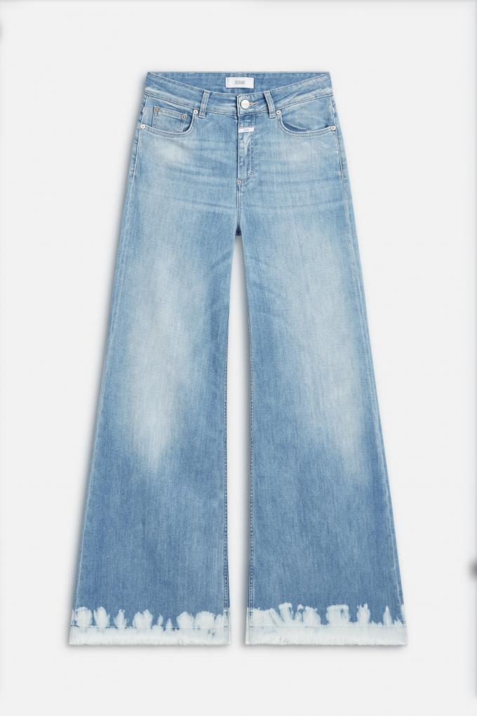 Look 3: Flared jeans met wit