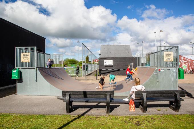 De kleine skateramp aan de sporthal in Varsenare: dringend aan vervanging (en een groter formaat?) toe. (foto Davy Coghe)©Davy Coghe Davy Coghe