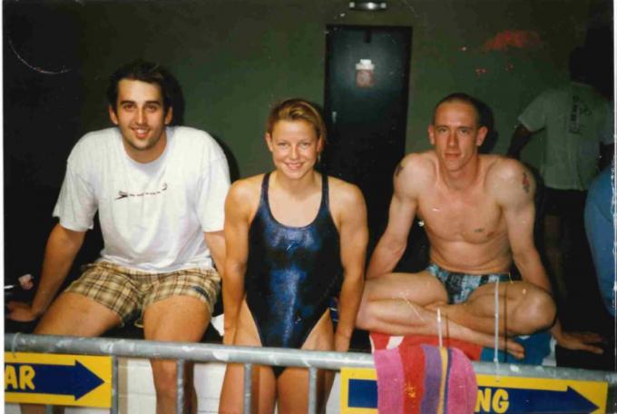 Stefaan Maene, Brigitte Becue en Frederik Deburghgraeve kwamen ooit zwemmen ter gelegenheid van een feest van de Gistelse Zwemschool.© GF