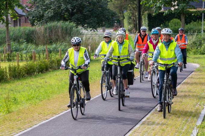 Volgen 60-plussers straks een cursus voor ze de weg op mogen met de fiets? Als het van gouverneur Carl Decaluwé afhangt wel.© Foto Kurt