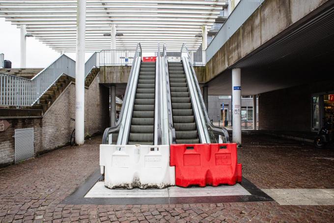 De defecte roltrappen aan het station.© Davy Coghe