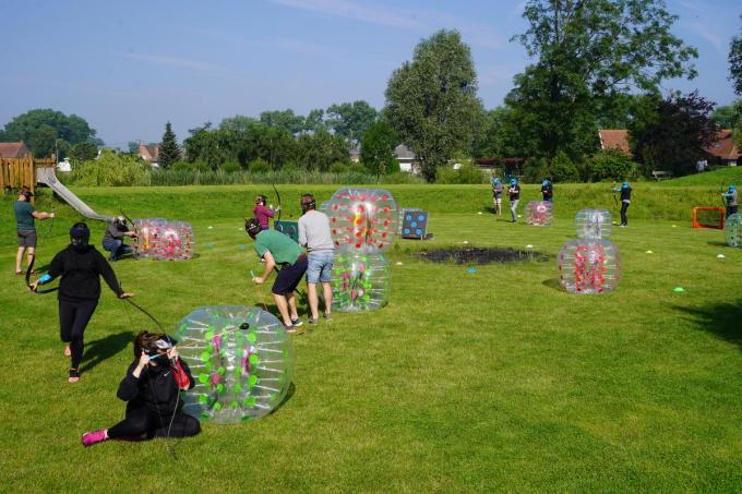 De personeelsleden konden vandaag even de teugels laten vieren.© LB