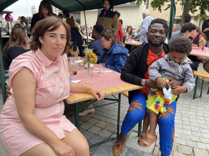 Sofie Cloet nodigde haar eigen partner Michel Kiymbo uit, samen met hun zoontje Moyi.