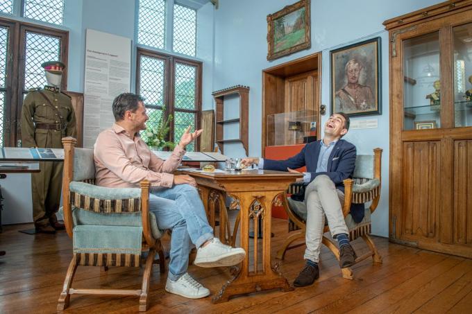 Onze journalist Paul Cobbaert in gesprek met Tom Van Grieken.